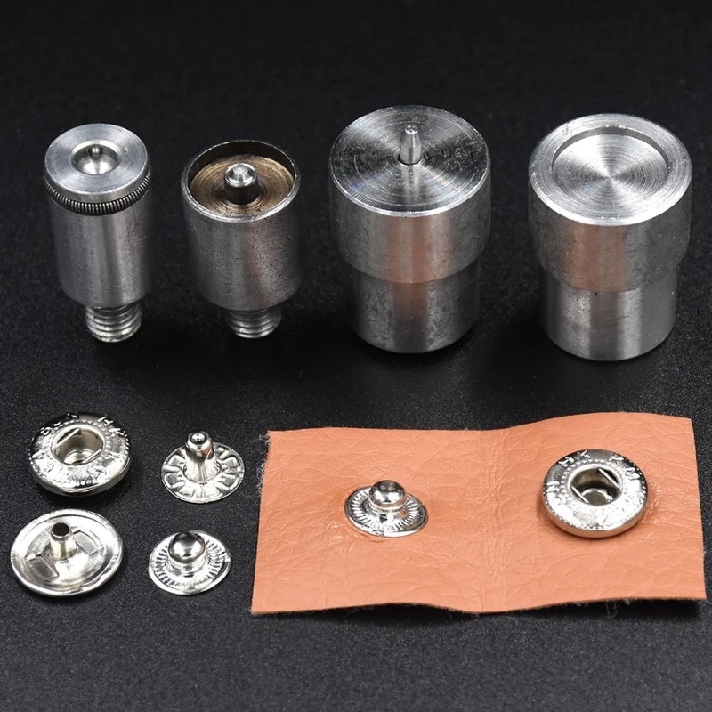 MOUL BOTON METAL 14