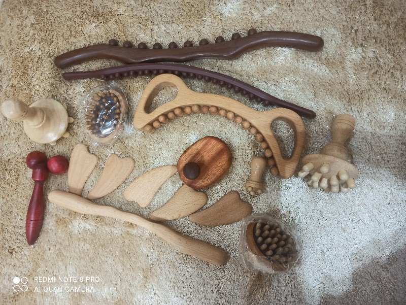 Ensemble d'outils de massage professionnels en bois
