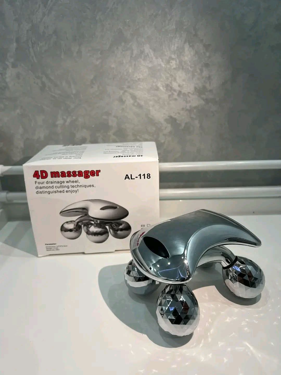 Rouleau de massage 4D pour visage et le corps